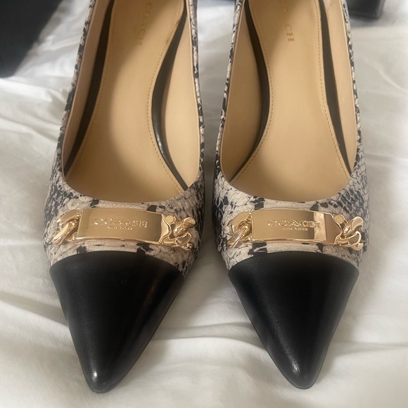 COACH Pumps - Picture 2 of 7
